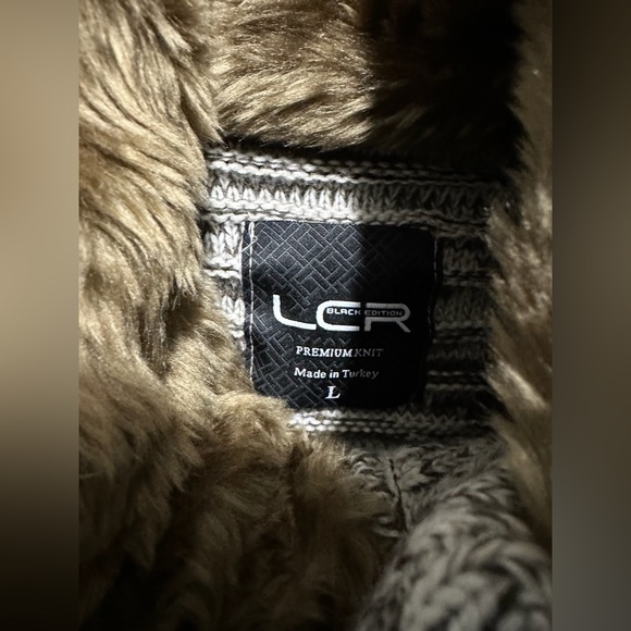 NWT Gray Men’s Cardigan With Buttons!! - Picture 3 of 5